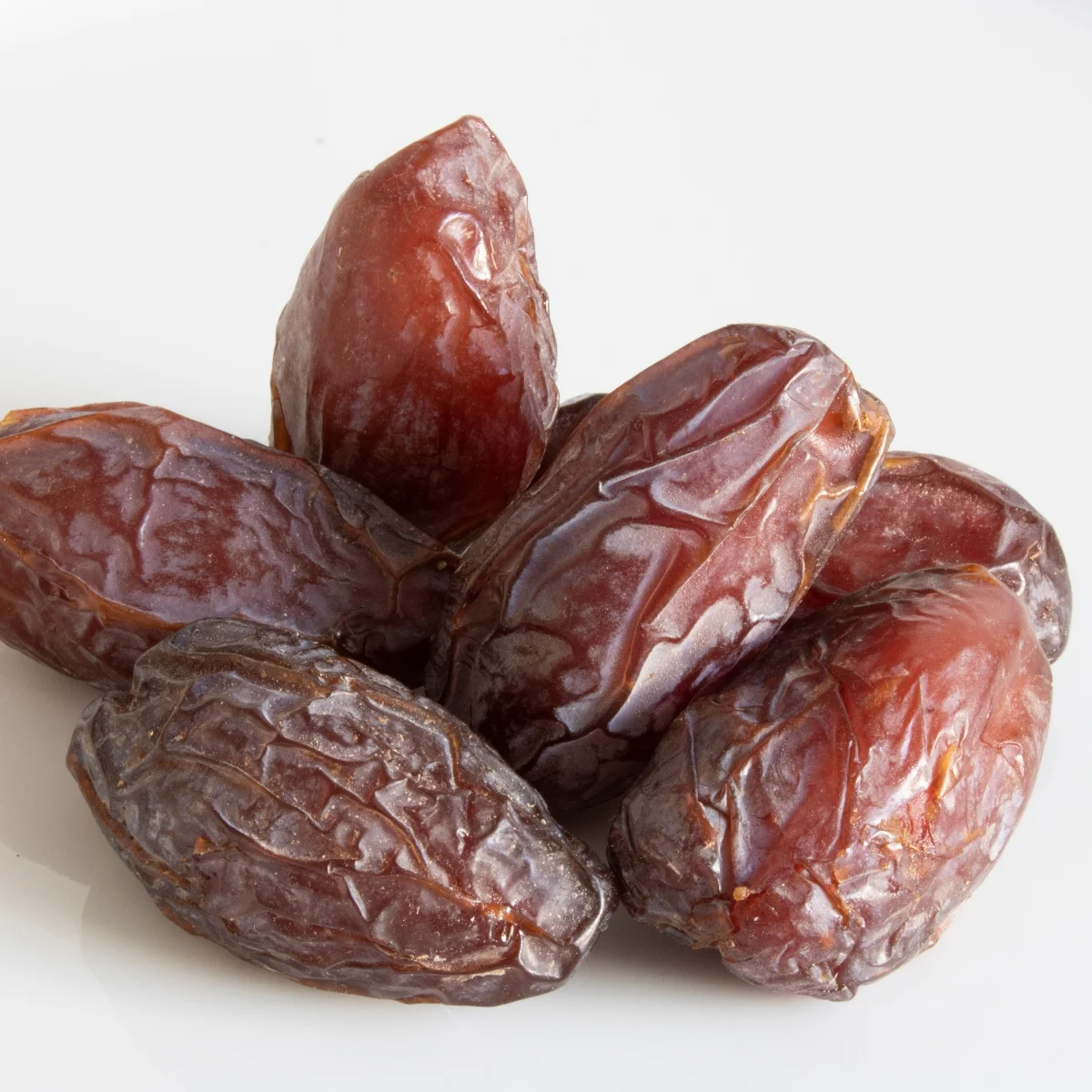 Medjool vs Ajwa Dates comparison - nutrient-rich dates for healthy snacking